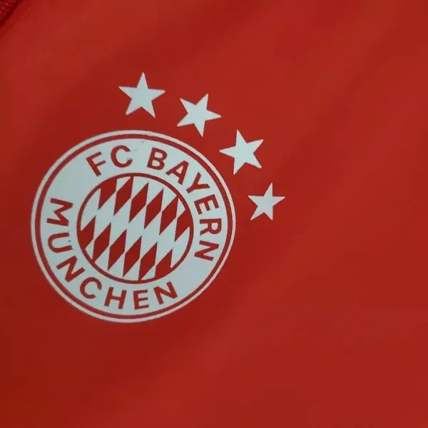2021 2022 Windbreaker Football Jersey Bayern Munich Red 1:1 Thai Quality