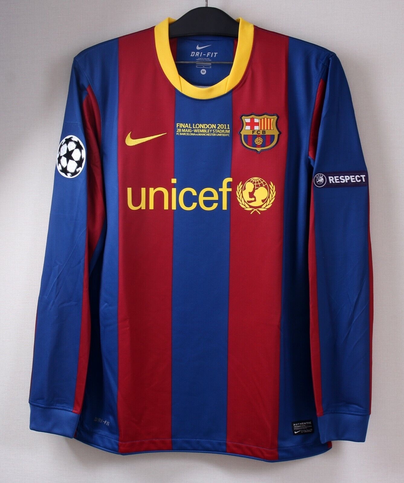 FC BARCELONA 2010-2011 FINAL KIT LONG SLEEVE