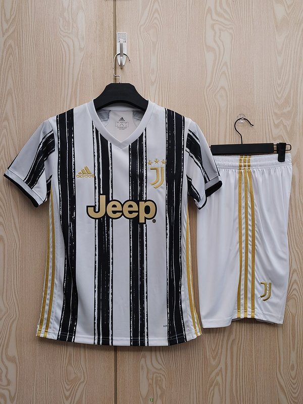 20-21 Juventus Home