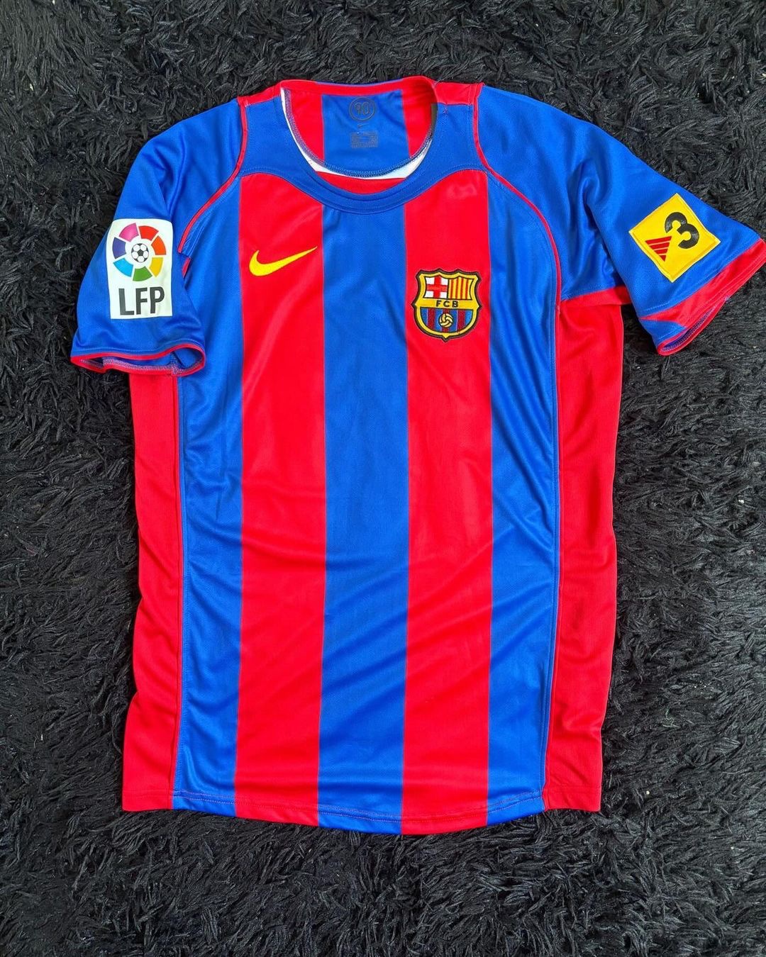 2004-2005 FC BARCELONA HOME JERSEY