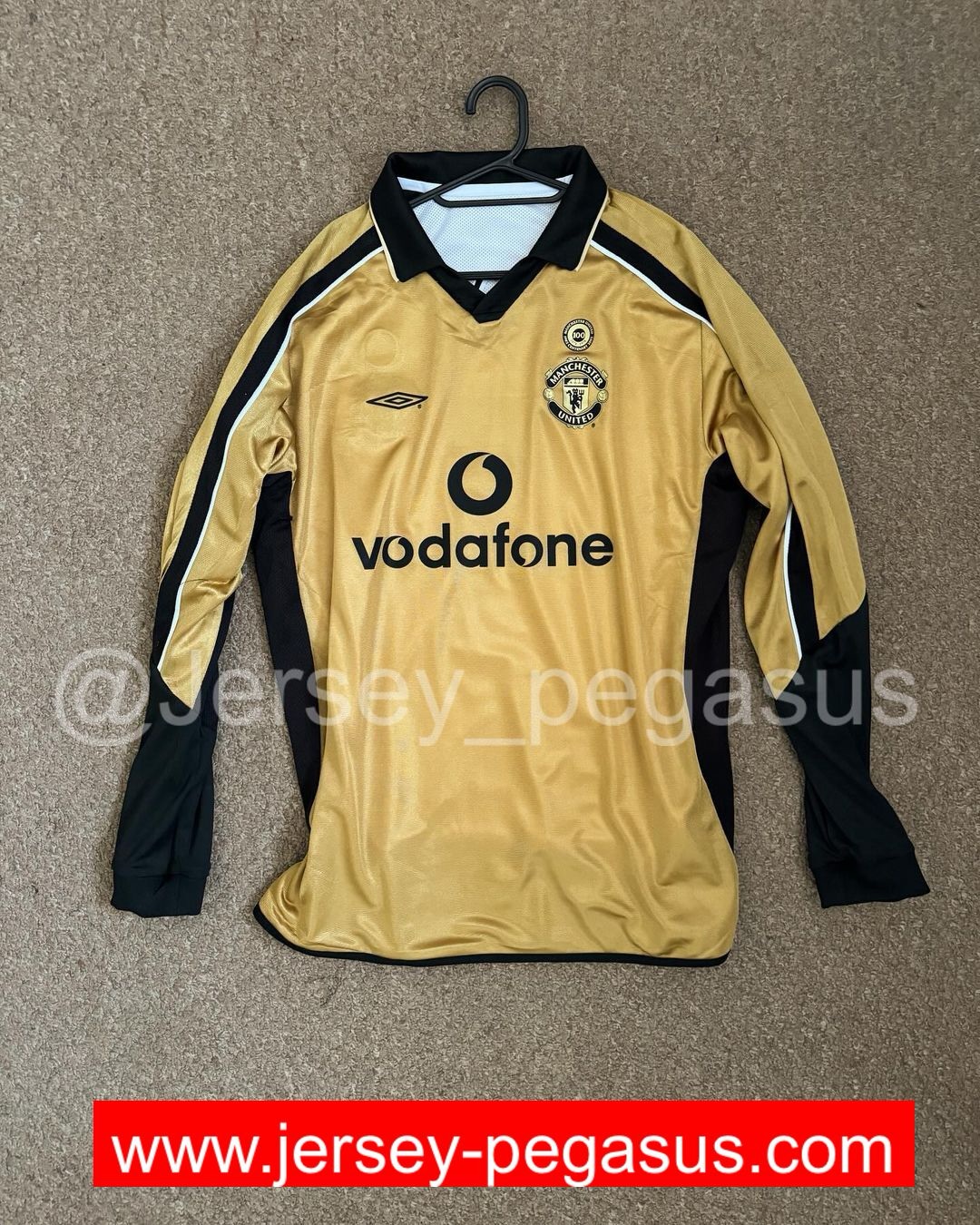 2001-2002 MANCHESTER UNITED LONG SLEEVE JERSEY 2001-2002 MANCHESTER UNITED LONG SLEEVE JERSEY