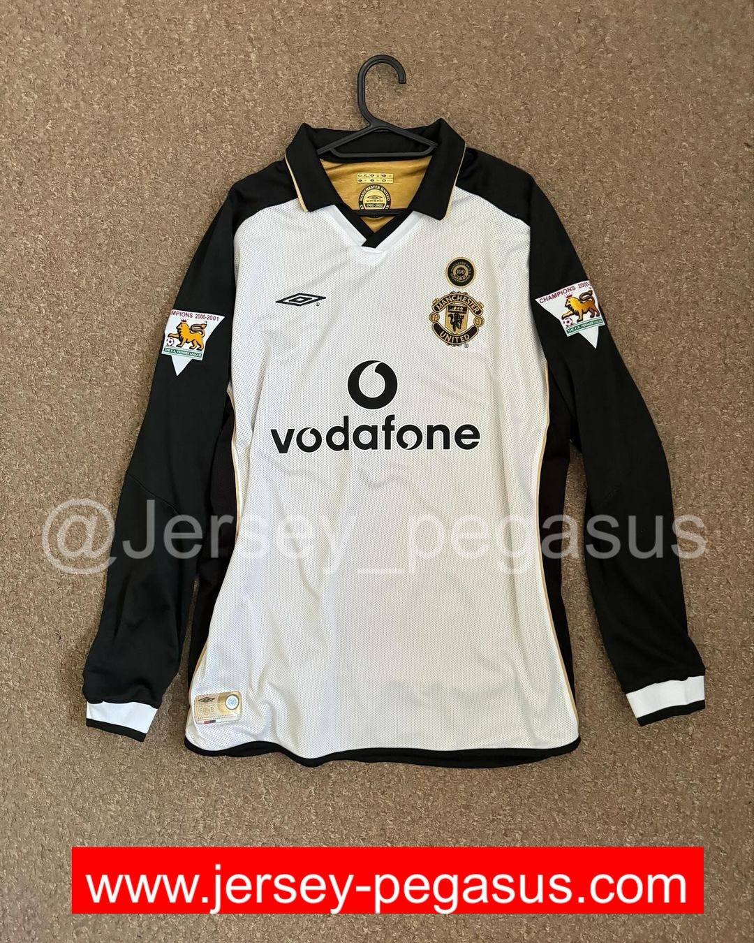 2001-2002 MANCHESTER UNITED LONG SLEEVE JERSEY 2001-2002 MANCHESTER UNITED LONG SLEEVE JERSEY