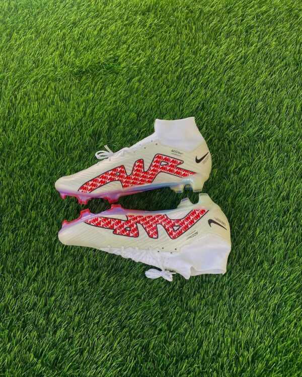 NIKE BOOTS
