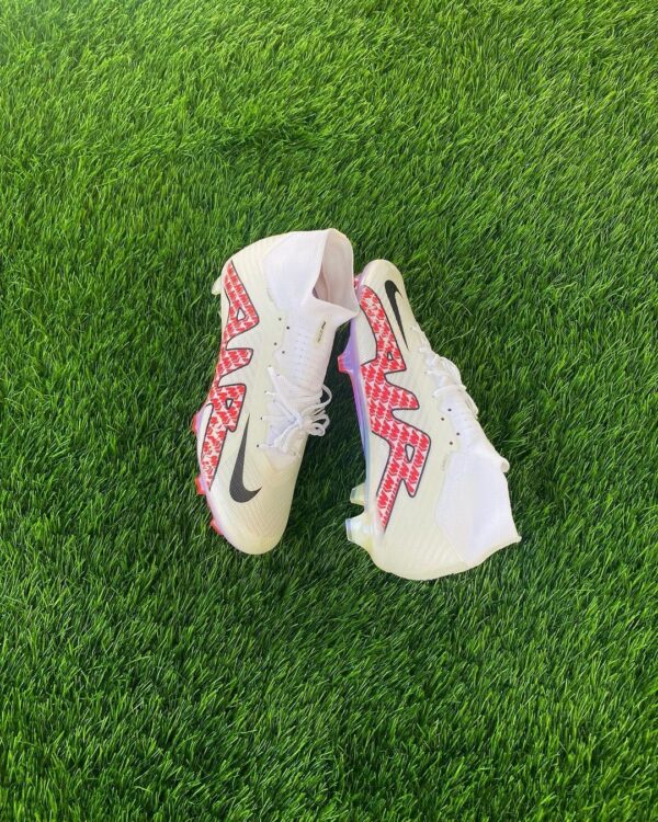 NIKE BOOTS