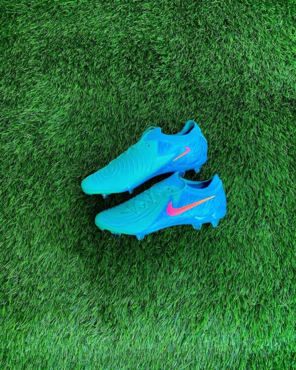 NIKE BOOTS