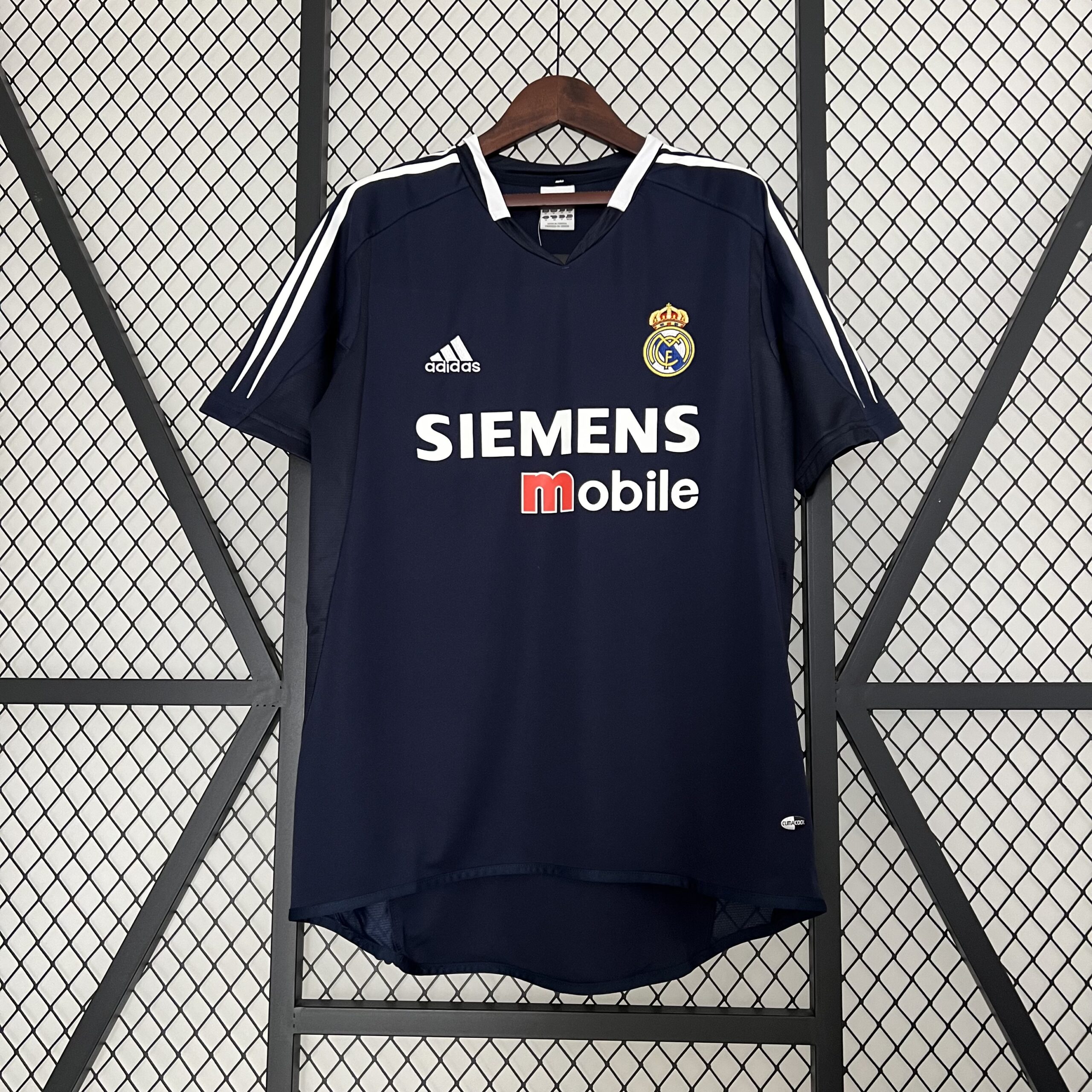 Real Madrid 04-05 Away Real Madrid 04-05 Away