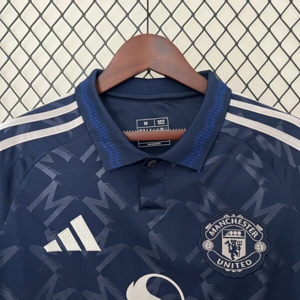 2425 Manchester United Away 1