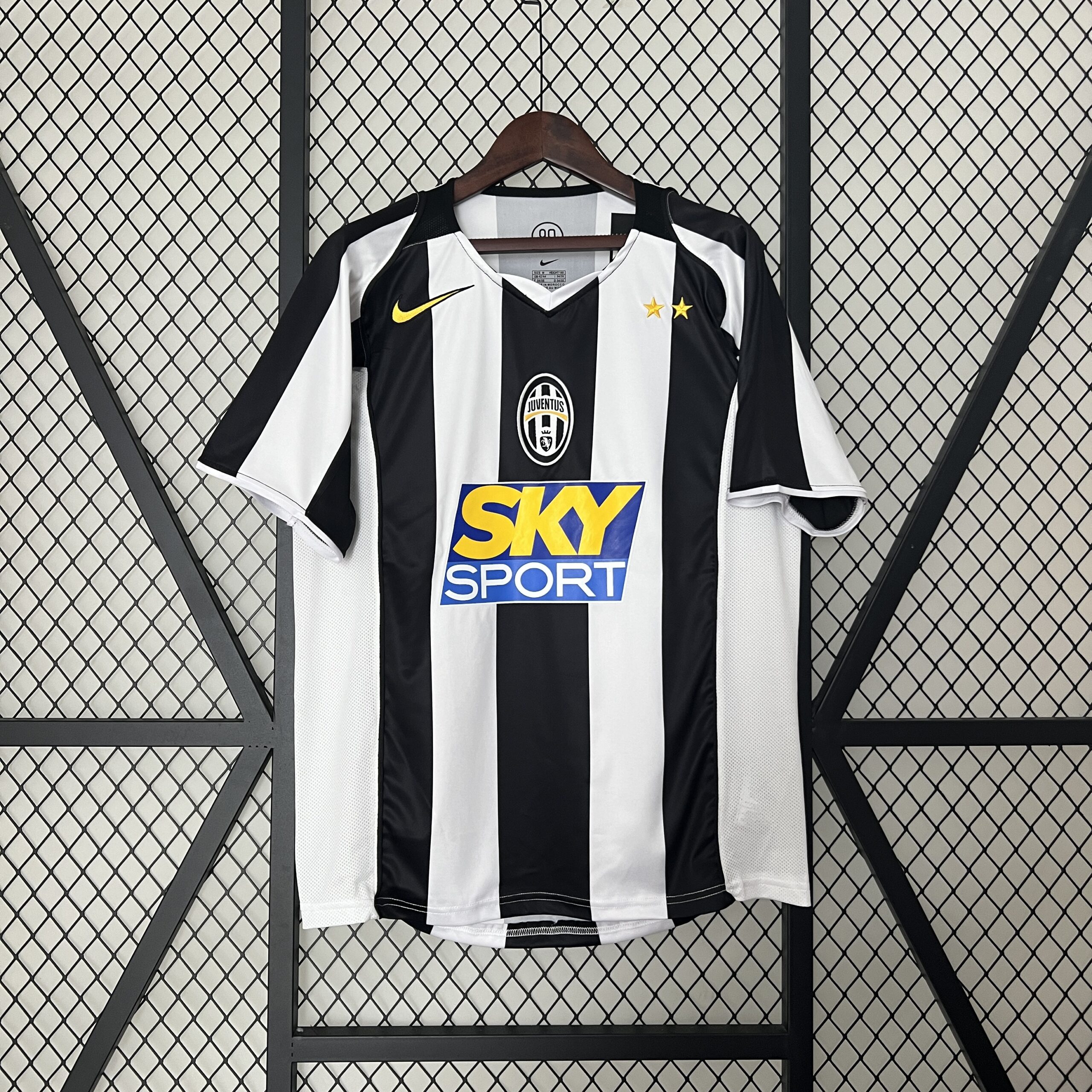 Juventus 04-05 Home Juventus 04-05 Home