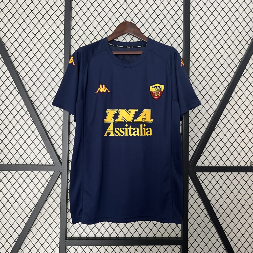 Roma 00-01 third away