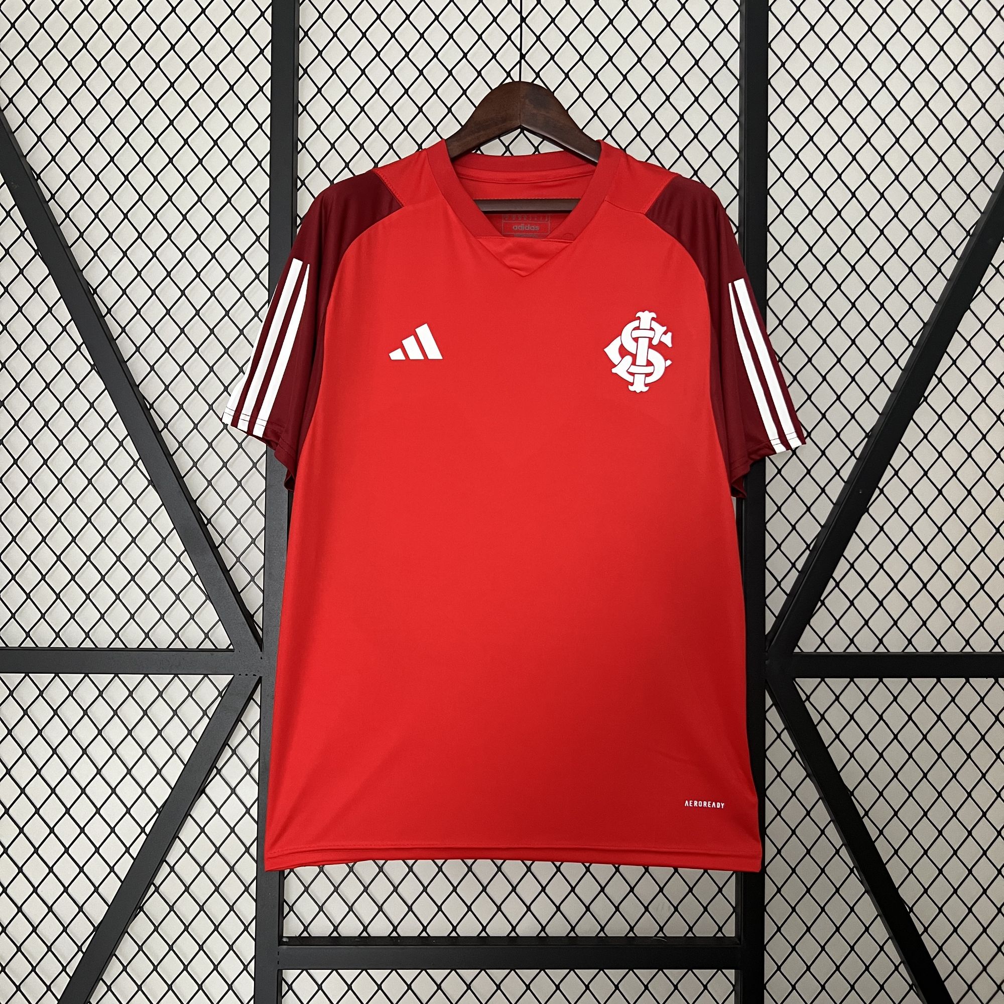 24-25 Internacional Training Wear Red 24-25 Internacional Training Wear Red