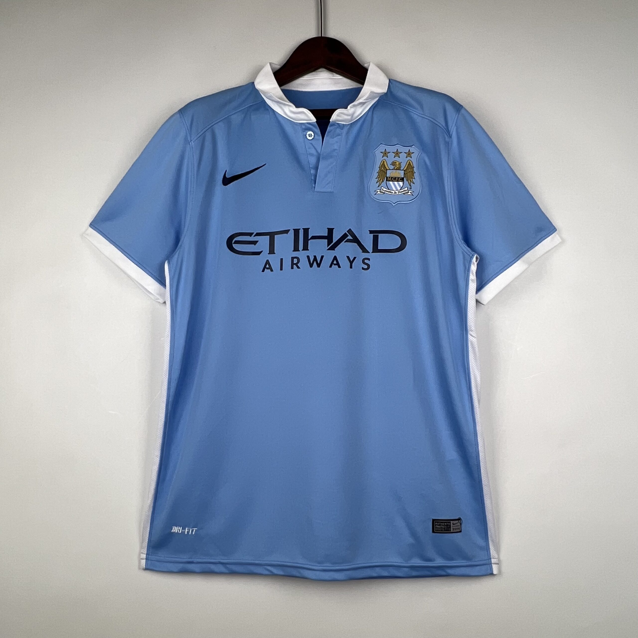 Manchester City 15-16 Home