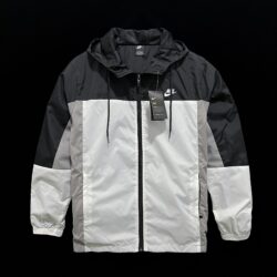 P30 Windbreaker Nike Black and White