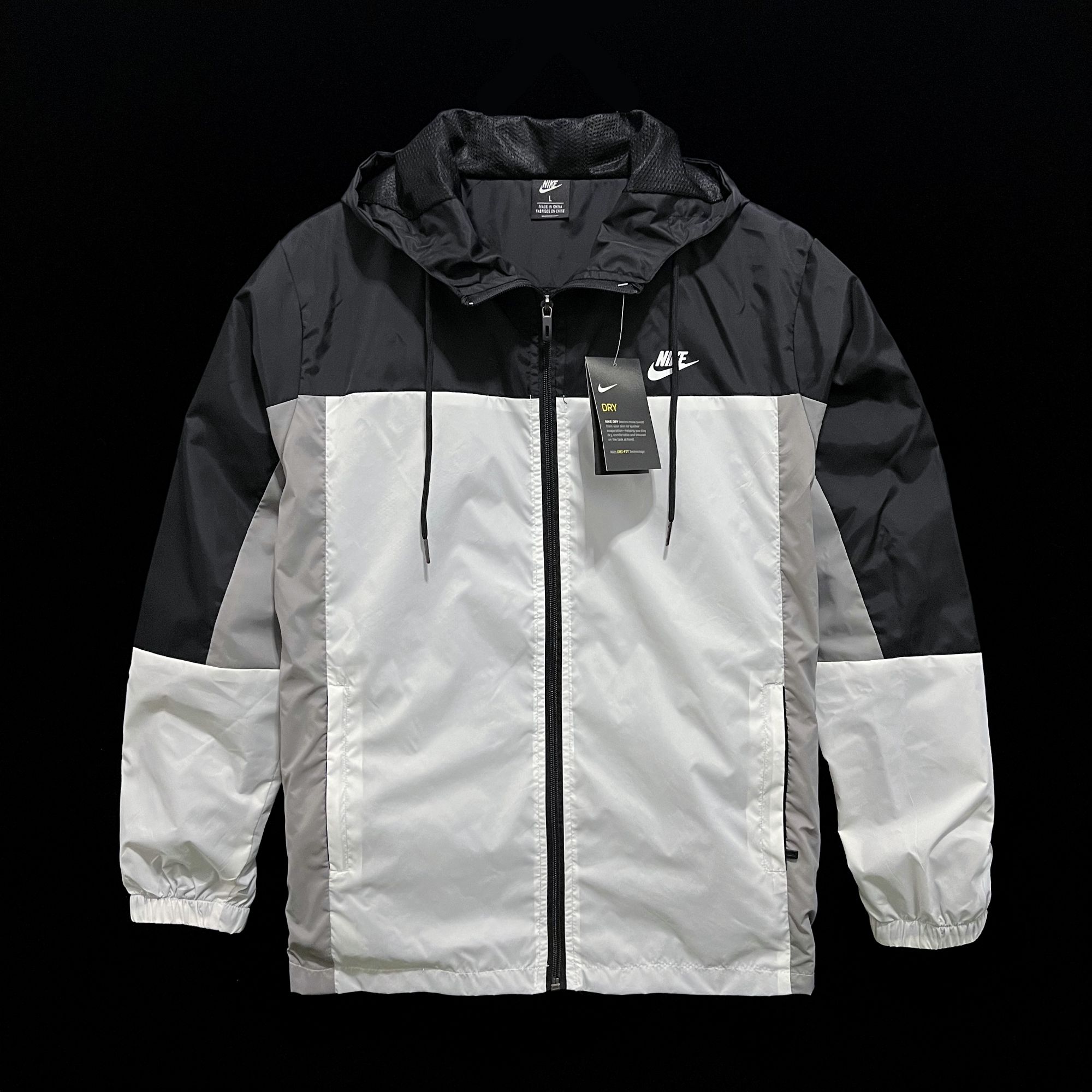 P30 Windbreaker Nike Black and White
