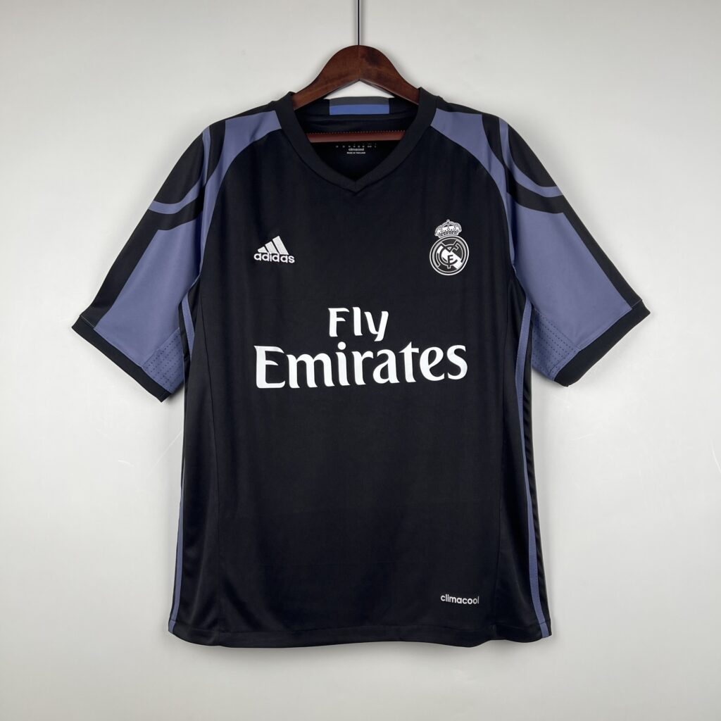 Real Madrid 16-17 Third Away