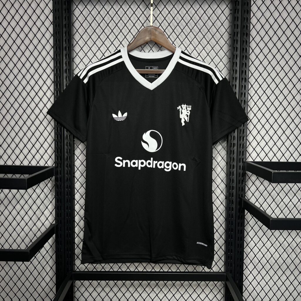Manchester United 2024-25 Fourth goalkeeper Jersey