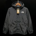 P30 Windbreaker TNF black