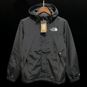P30 Windbreaker TNF black