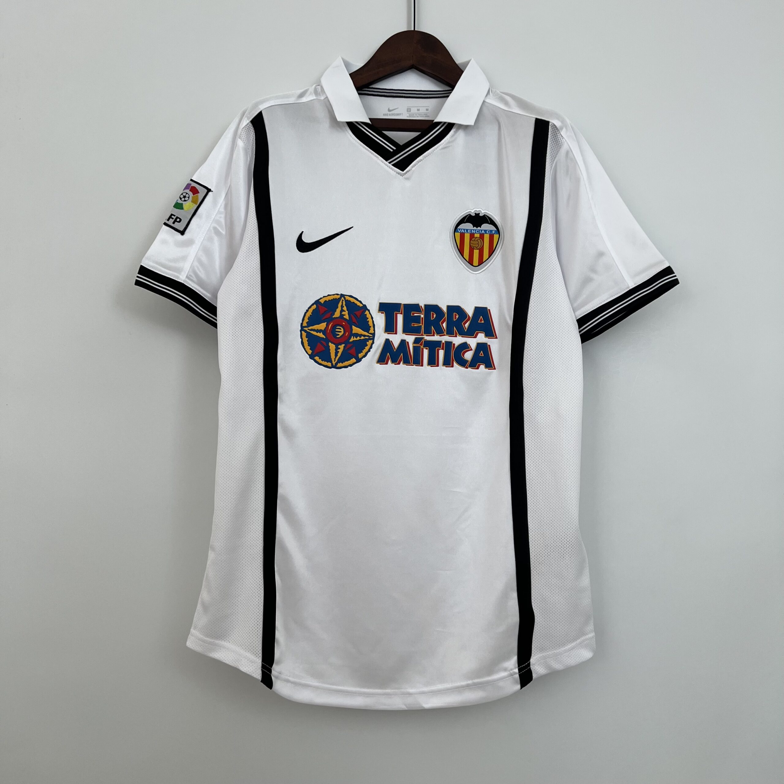 Valencia 00-01 Home Valencia 00-01 Home