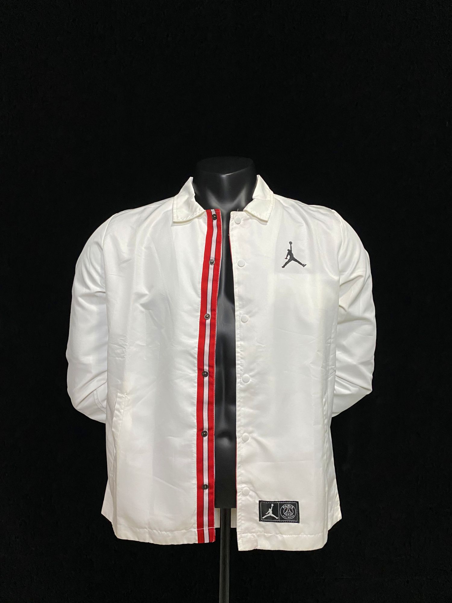Trench coat Paris white shirt