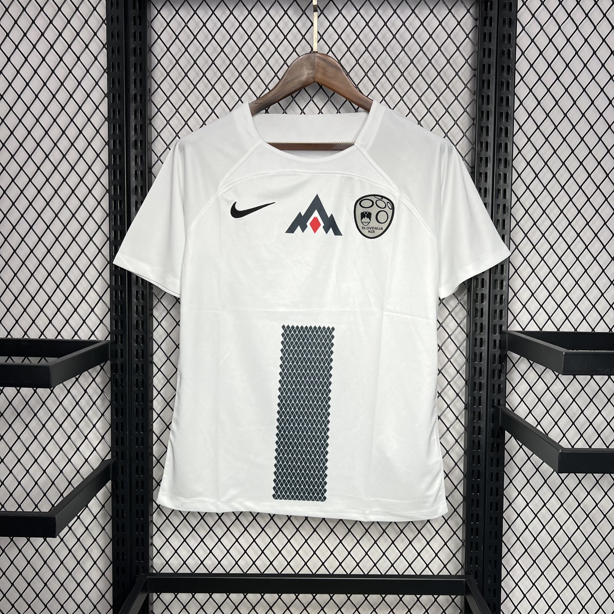 Slovenia 2024-25 Euro Away Jersey Slovenia 2024-25 Euro Away Jersey