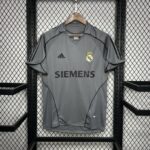 Real Madrid 2005-06 Third Away Retro Jersey