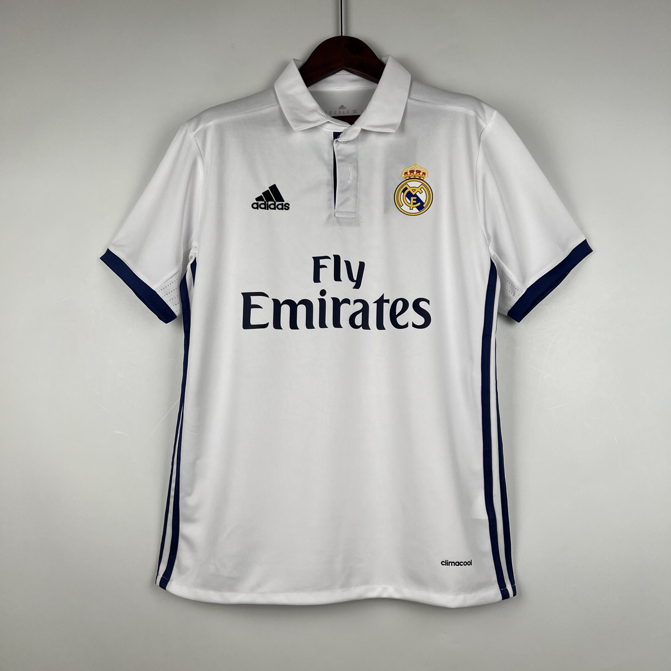 Real Madrid 16-17 Home