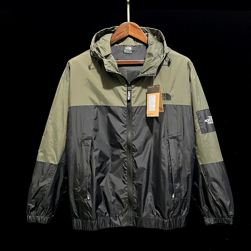 P30 Windbreaker TNF green+black