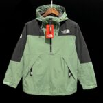 P30 Windbreaker TNF Green