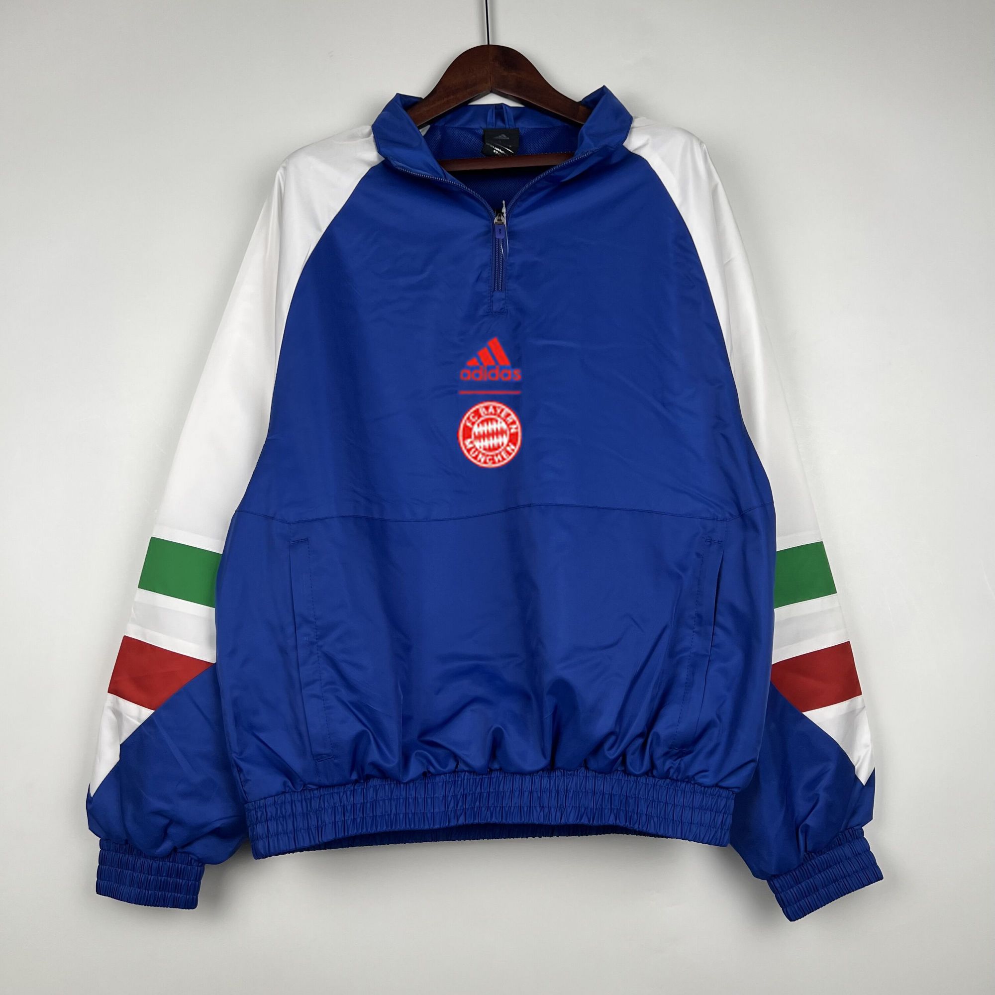 23-24 Windbreaker Bayern Munich Blue