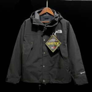 P45 Windbreaker TNF Black