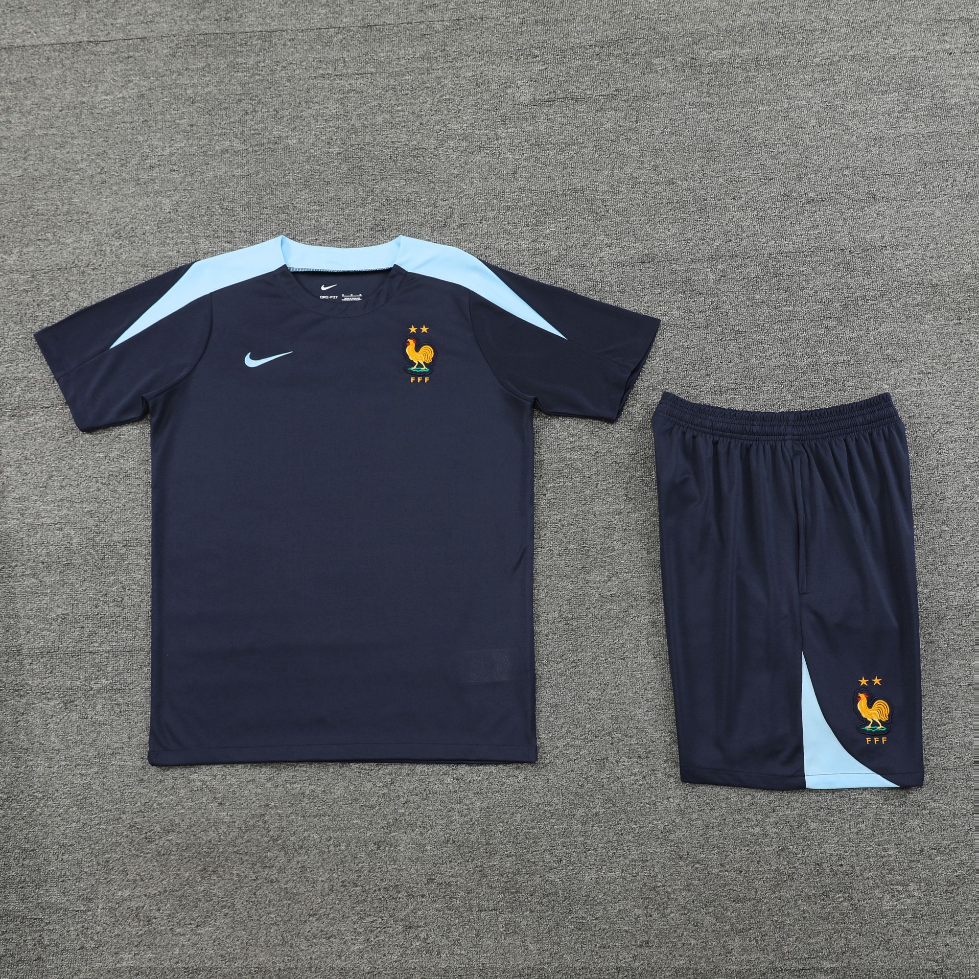 24-25 France blue training set