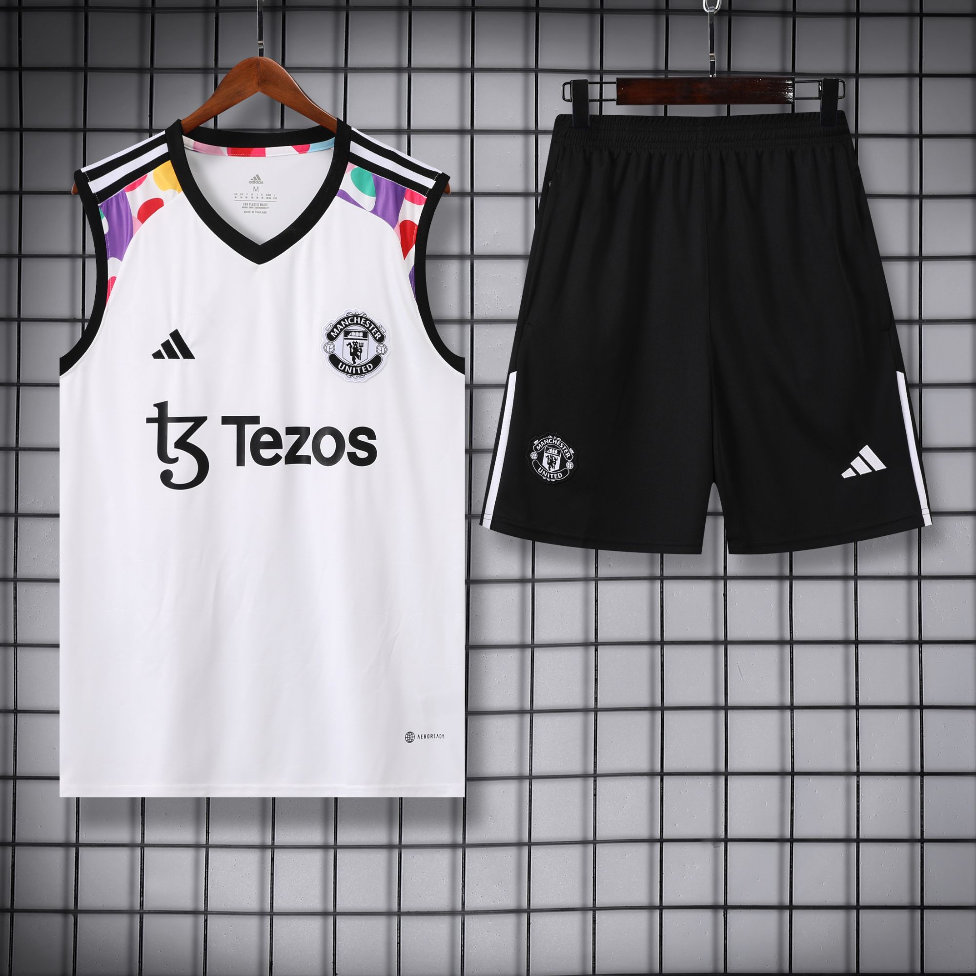 Vest 24-25 man u white training vest set Vest 24-25 man u white training vest set