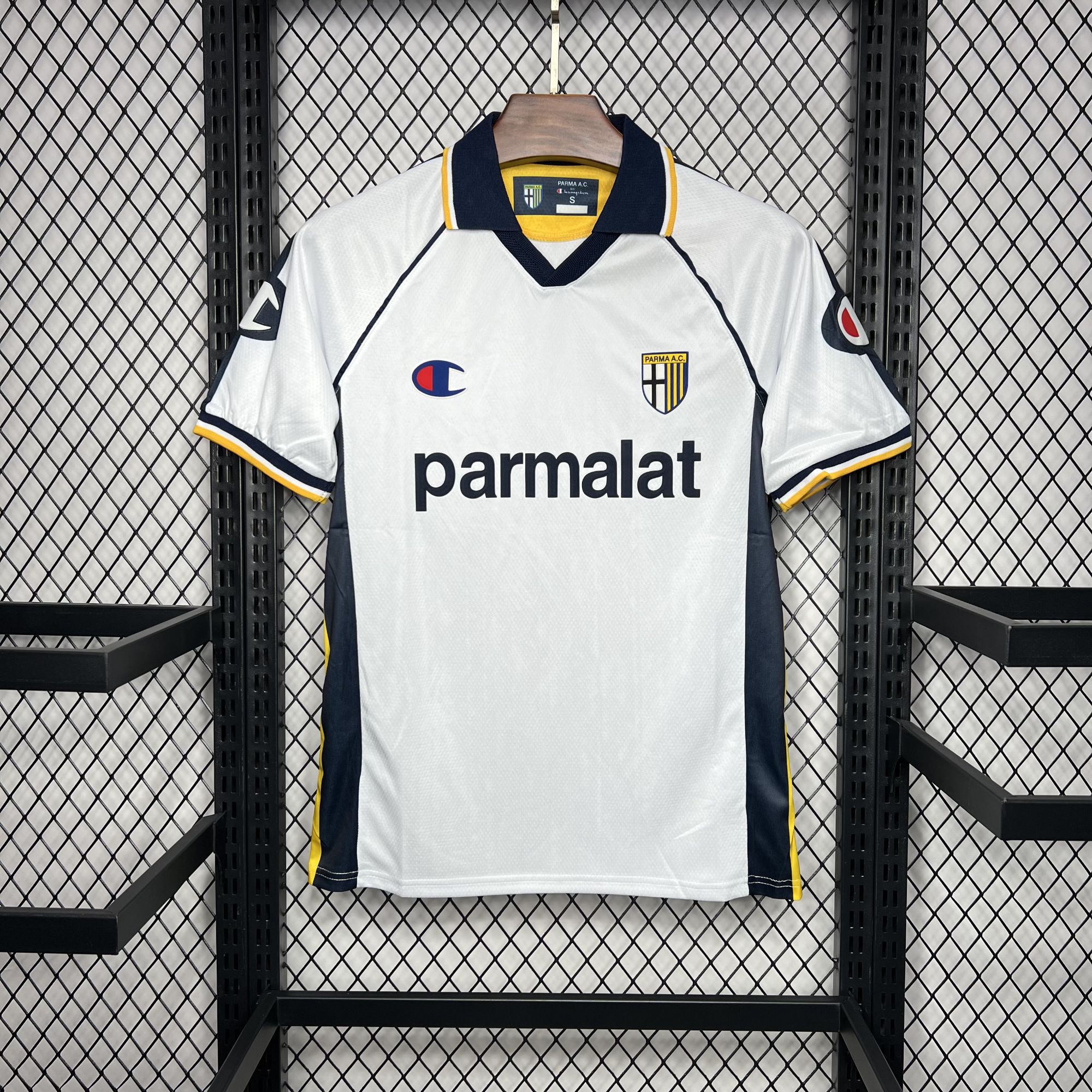 Parma Calcio 2003-04 Home Retro Jersey Parma Calcio 2003-04 Home Retro Jersey