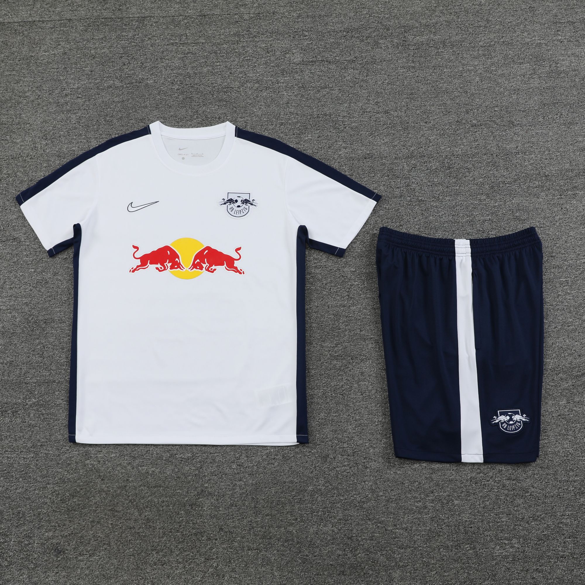 23-24 Leipzig white training set
