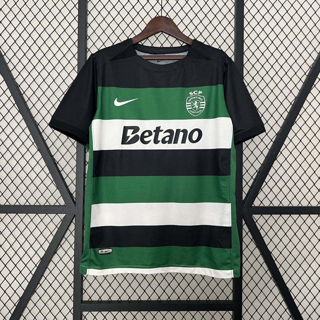 24-25 Sporting Lisbon home