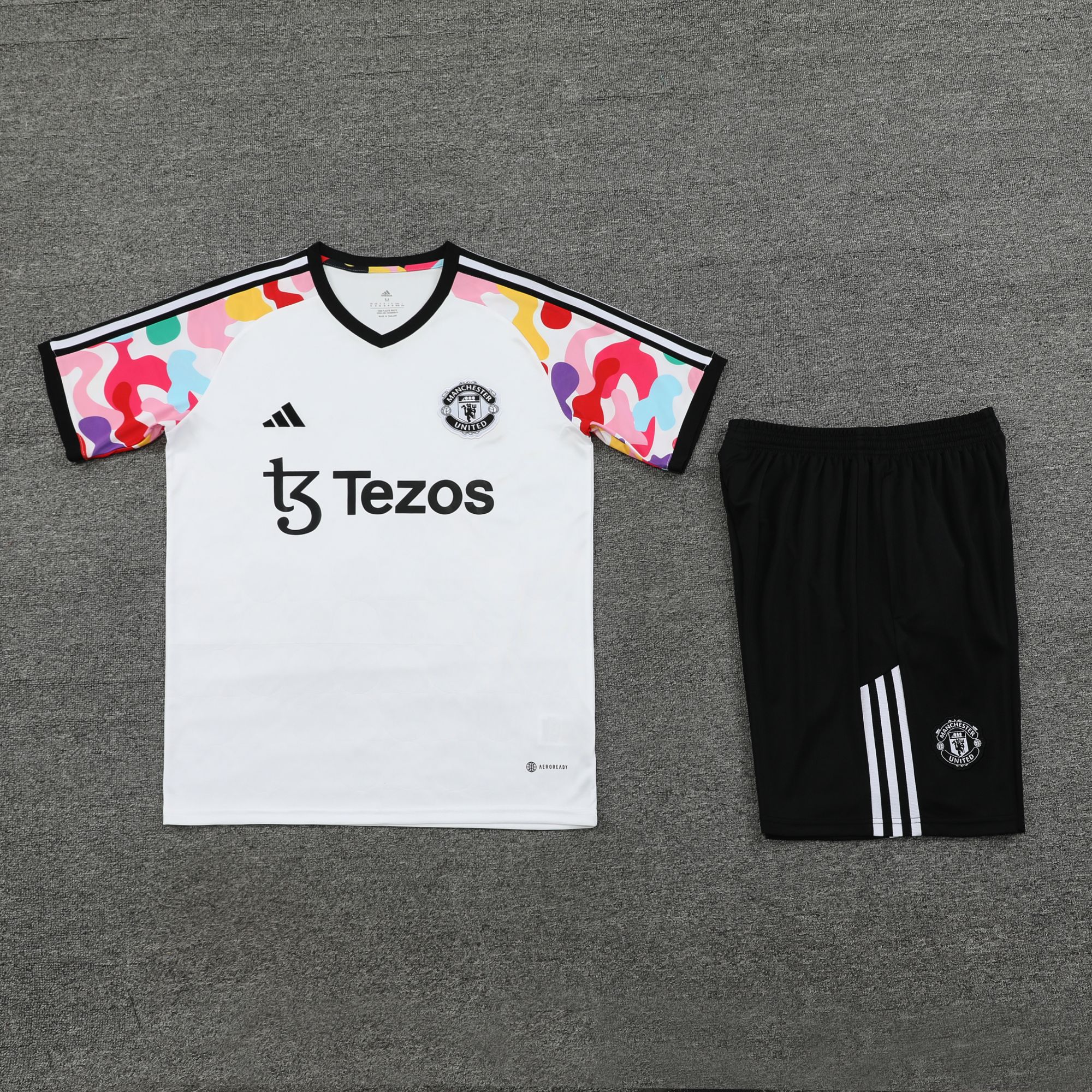 24-25 man u white training set