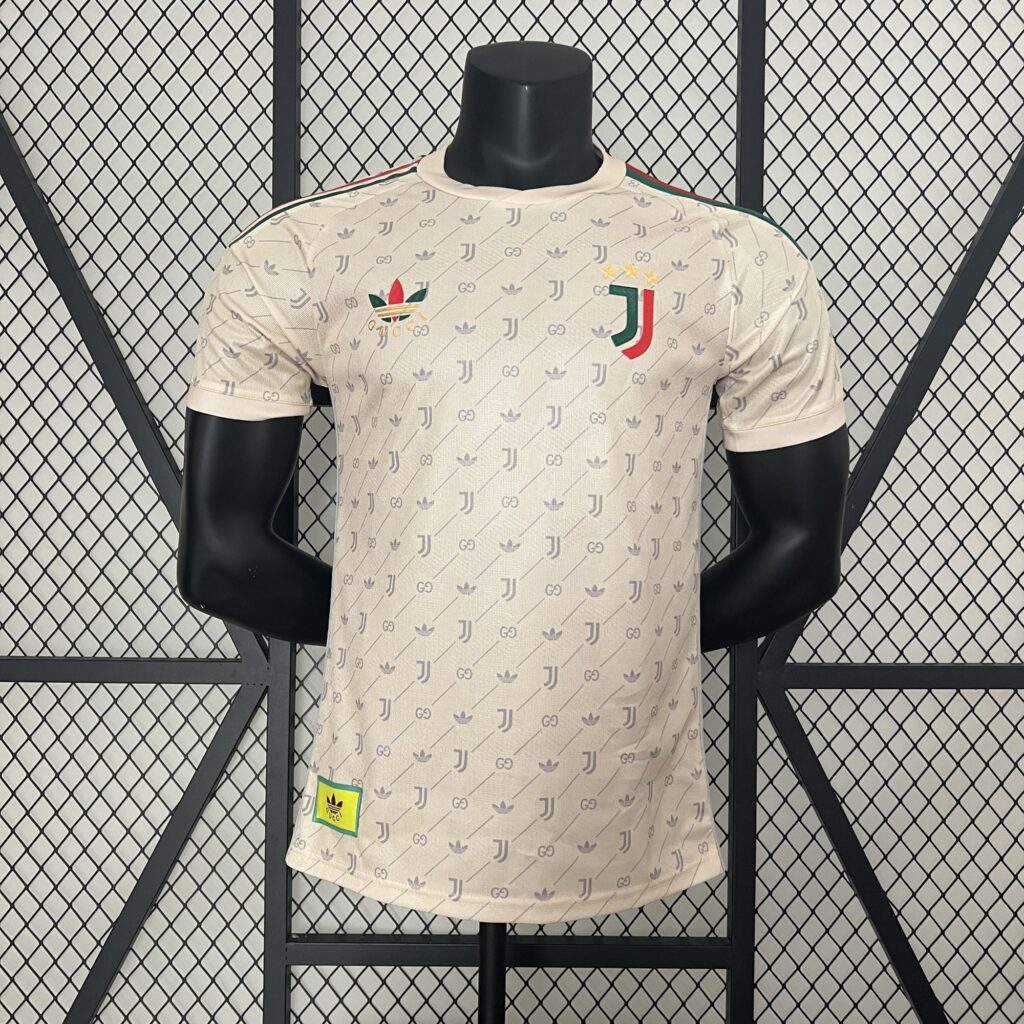24-25 Player Juventus co-branded version