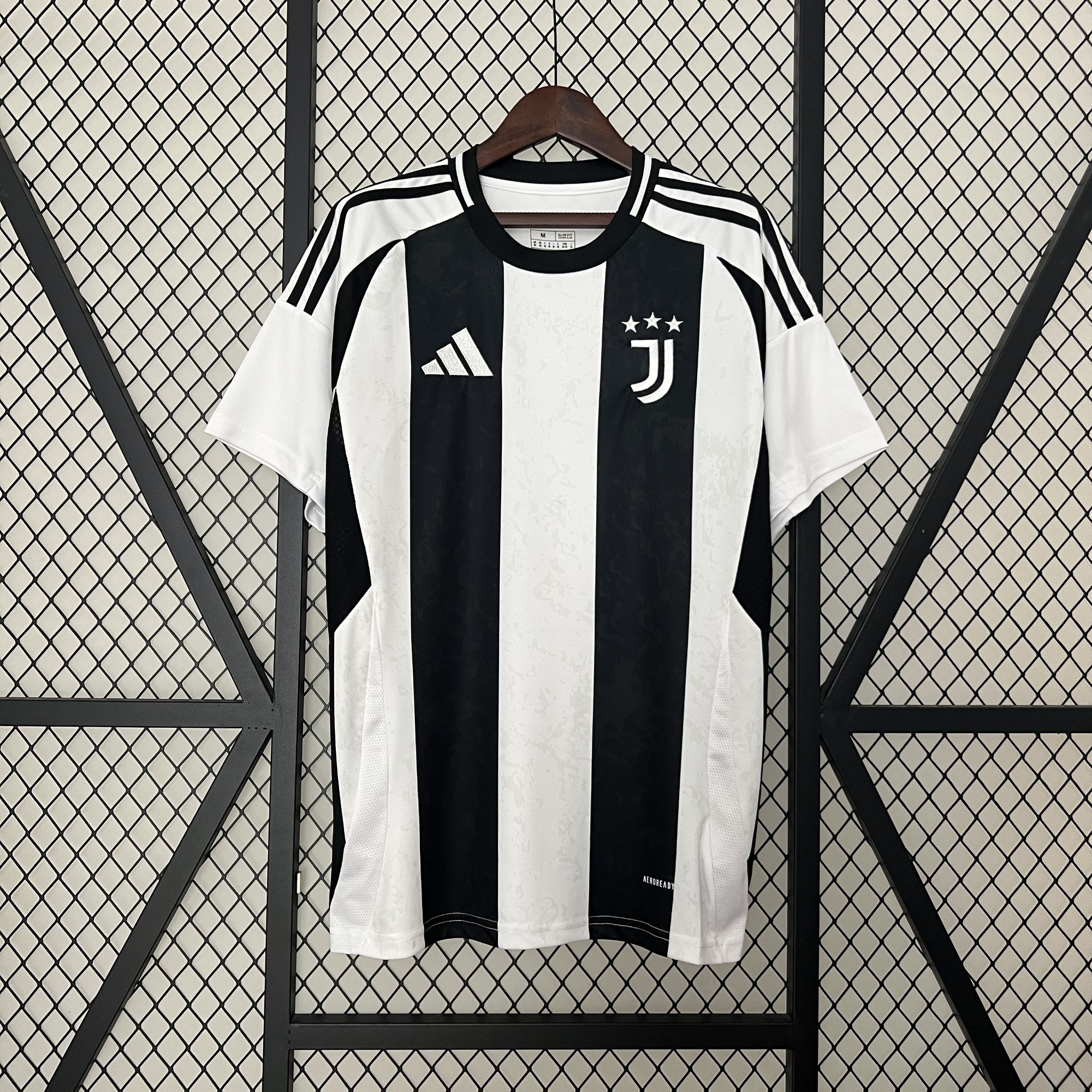 24-25 Juventus Home