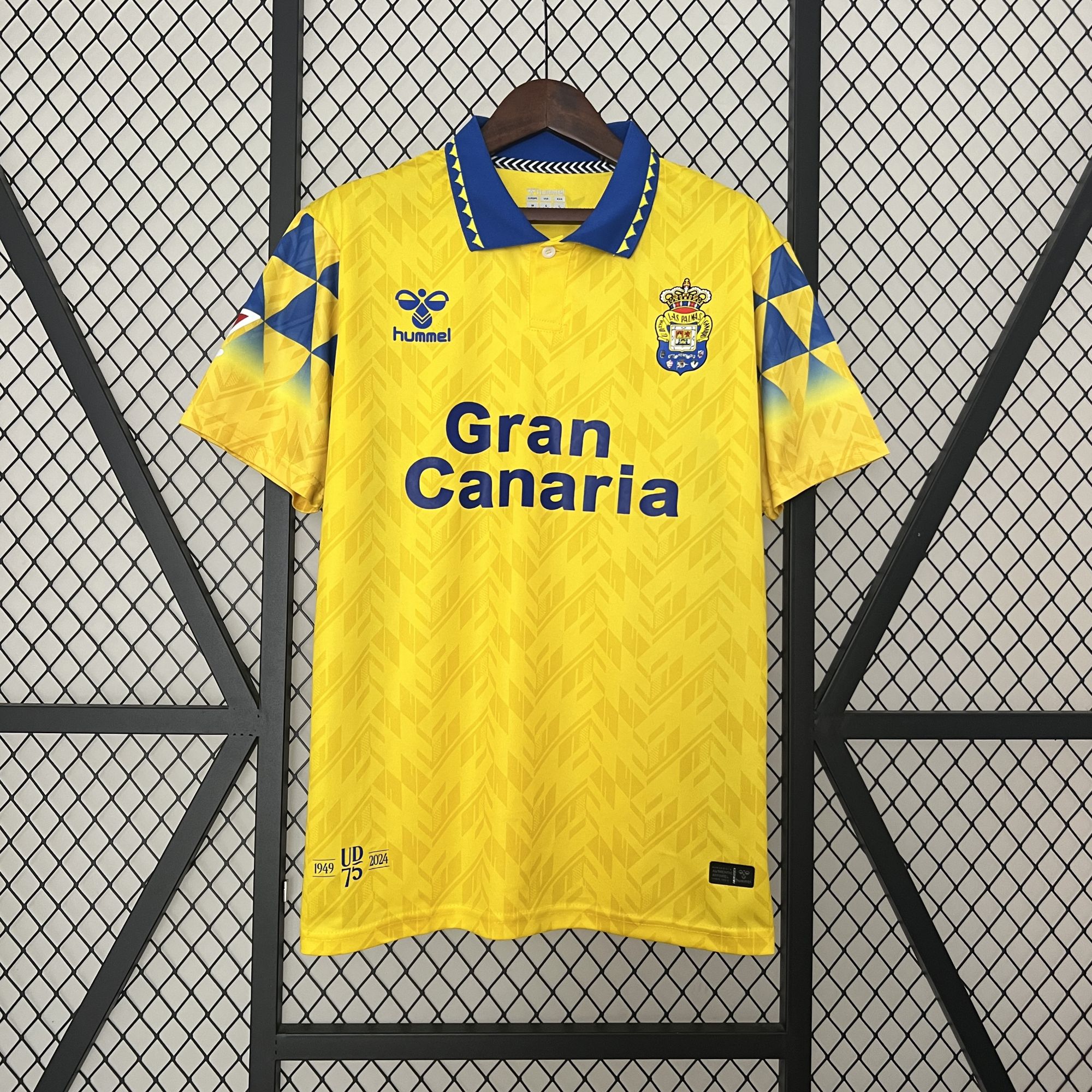 24-25 Las Palmas Home