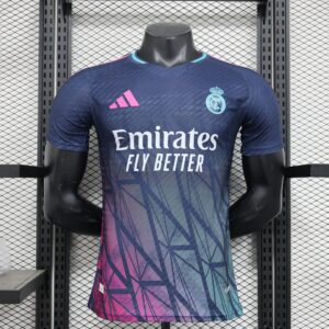 Jogadores: 24-25 Real Madrid Edição Especial Gradiente Roxo