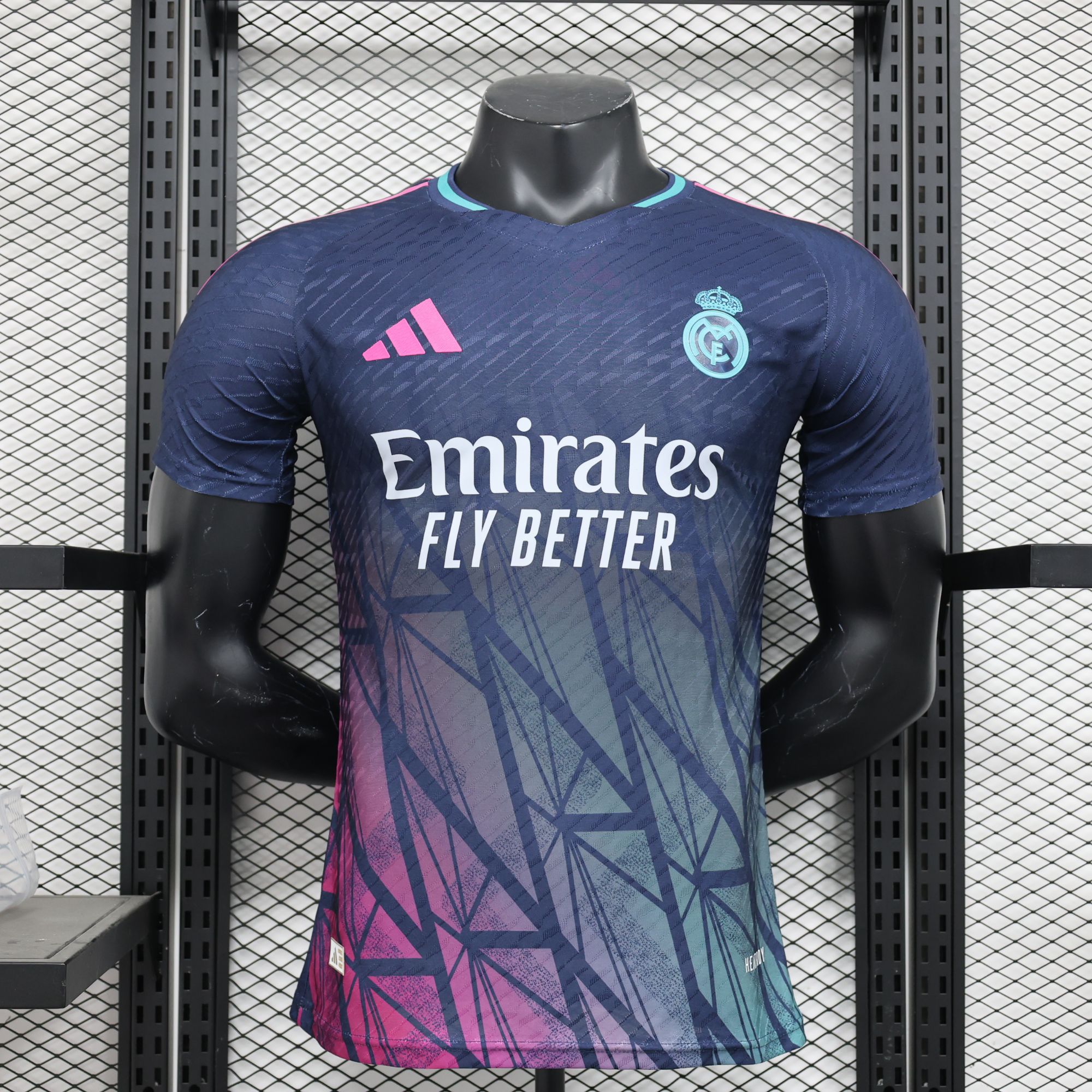 Jogadores: 24-25 Real Madrid Edição Especial Gradiente Roxo Jogadores: 24-25 Real Madrid Edição Especial Gradiente Roxo