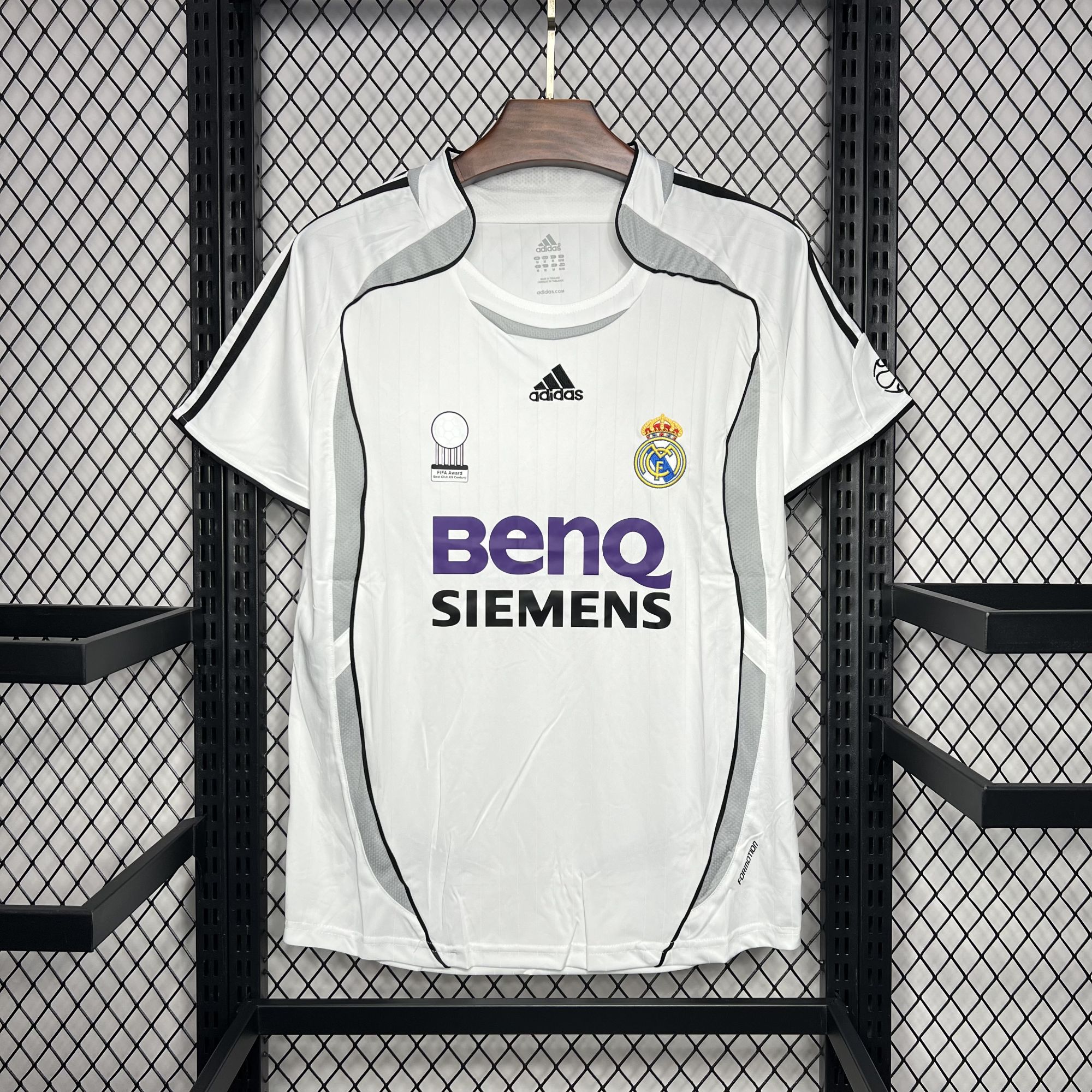 Real Madrid 2006-07 Home Retro Jersey