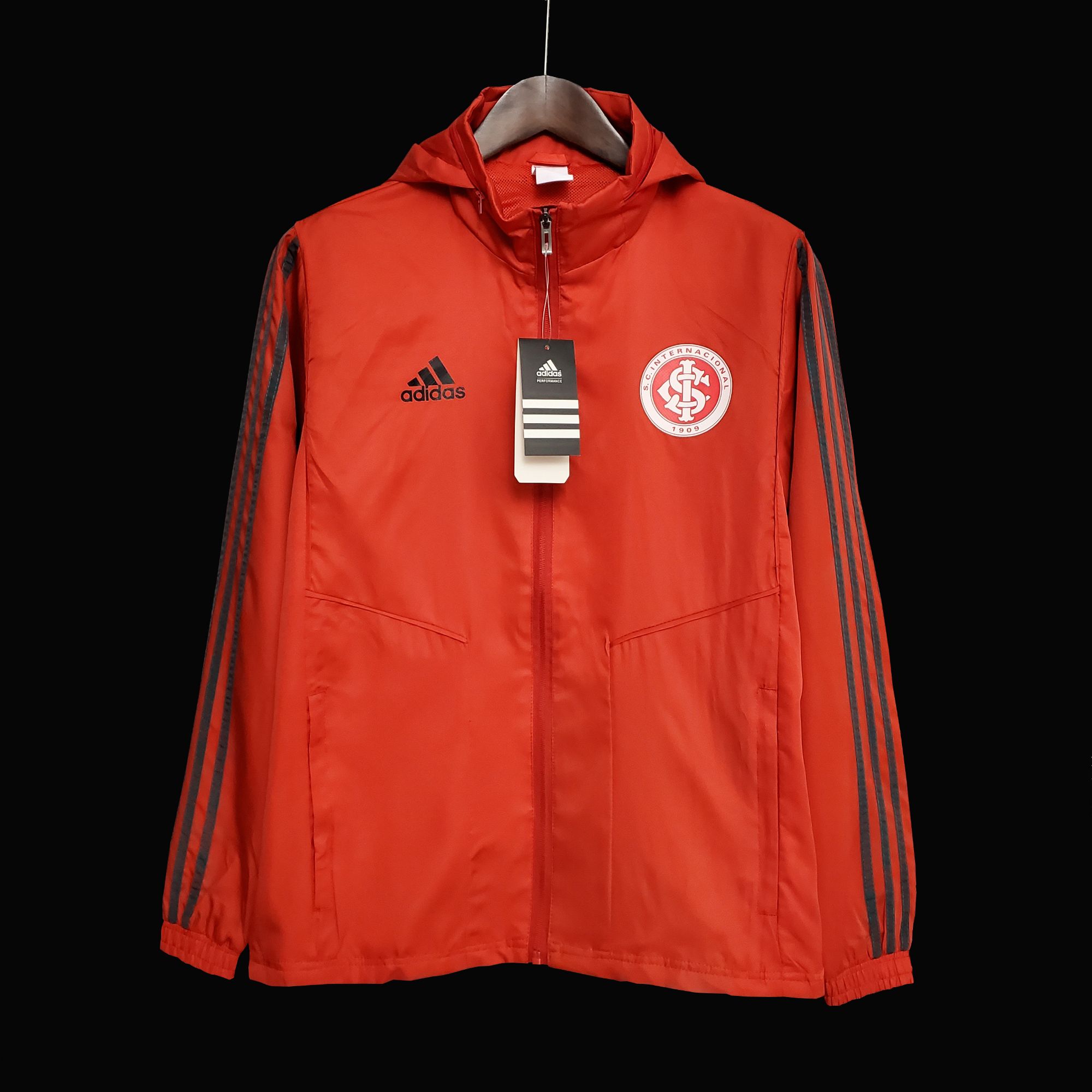 Windbreaker International Red Windbreaker International Red