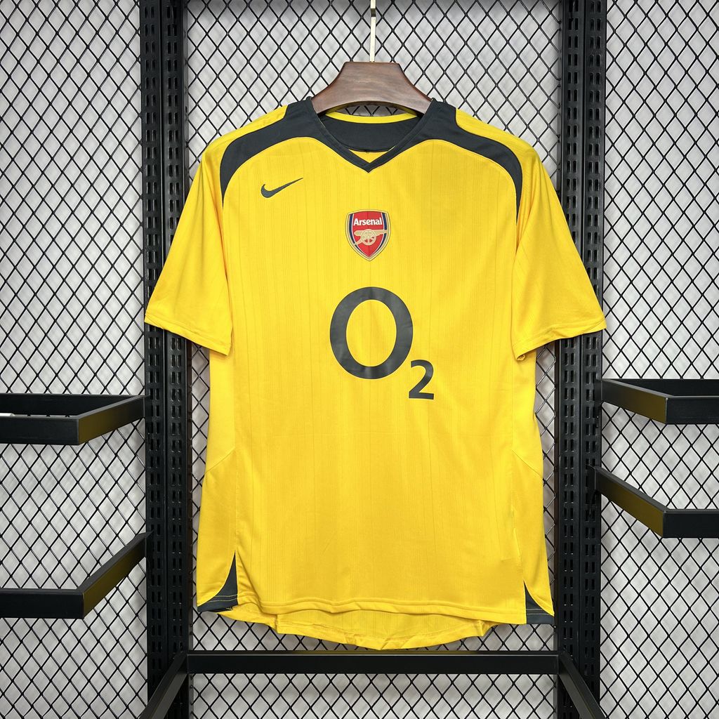 Arsenal 2005-06 Away Retro Jersey Arsenal 2005-06 Away Retro Jersey