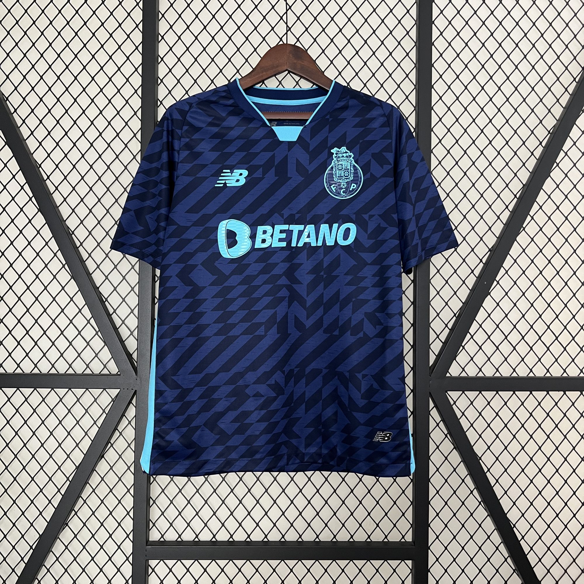 24-25 Porto Third away