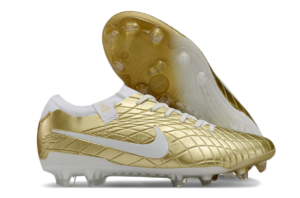 NIKE BOOTS