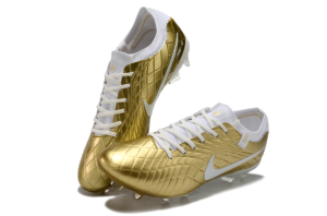 NIKE BOOTS
