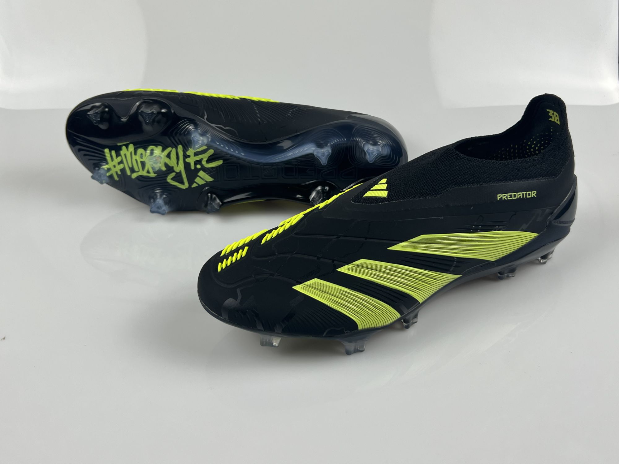 ADIDAS PREDATOR BOOTS🔥