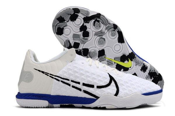 NIKE BOOTS