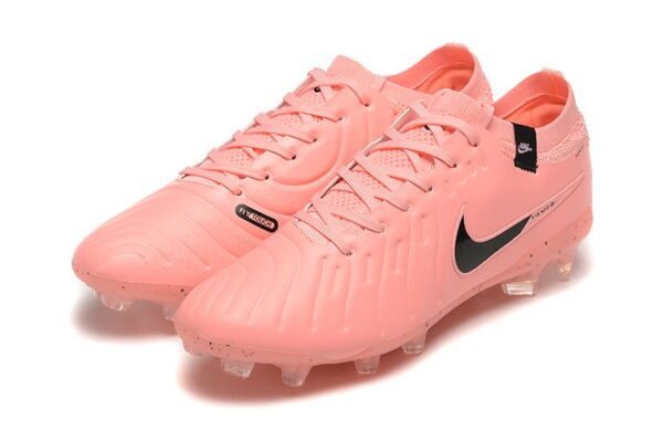 NIKE BOOTS